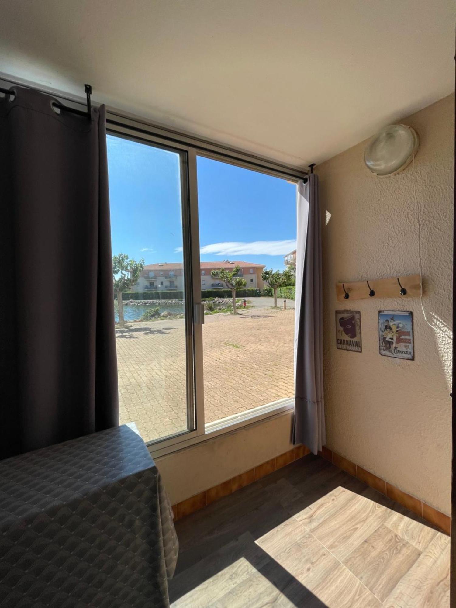 Parenthese Au Bord De L'Eau Apartment Port-la-Nouvelle Bagian luar foto